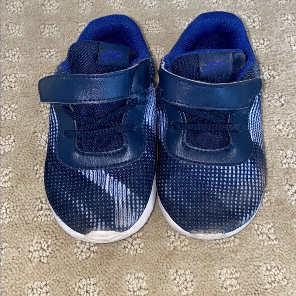 Nike toddler sneakers